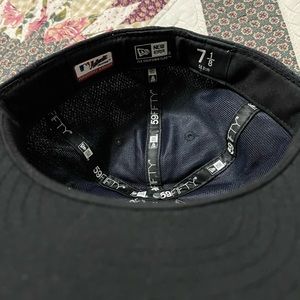 Mens size 7 fitted hat